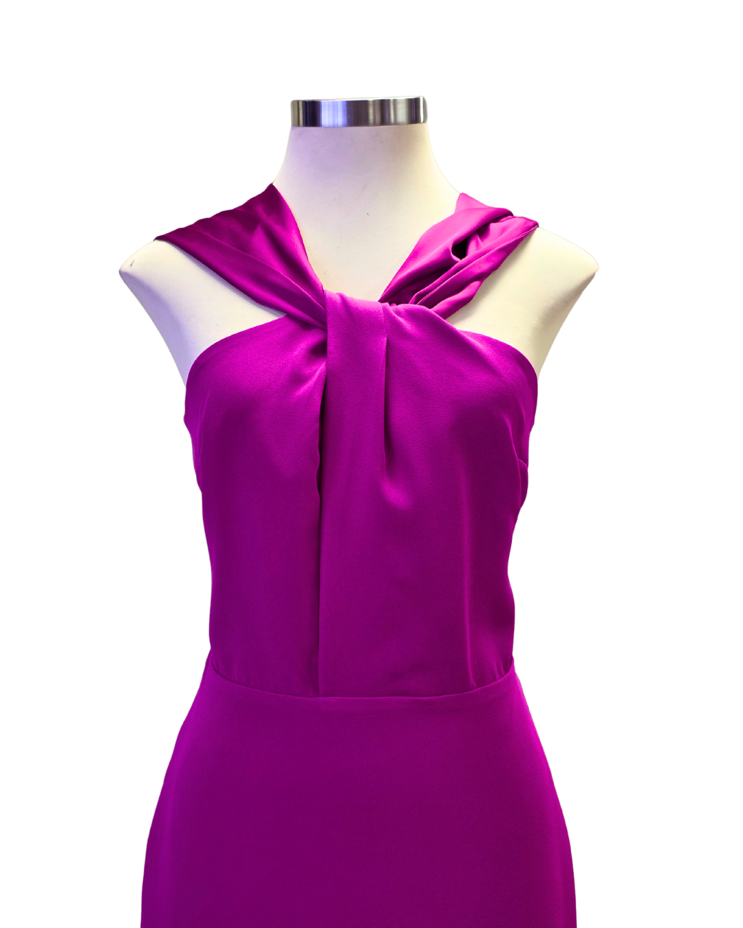 Escote drapeado y tirantes cruzados del vestido fucsia Betzzia