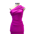 Vista frontal del vestido fucsia asimétrico Valuta